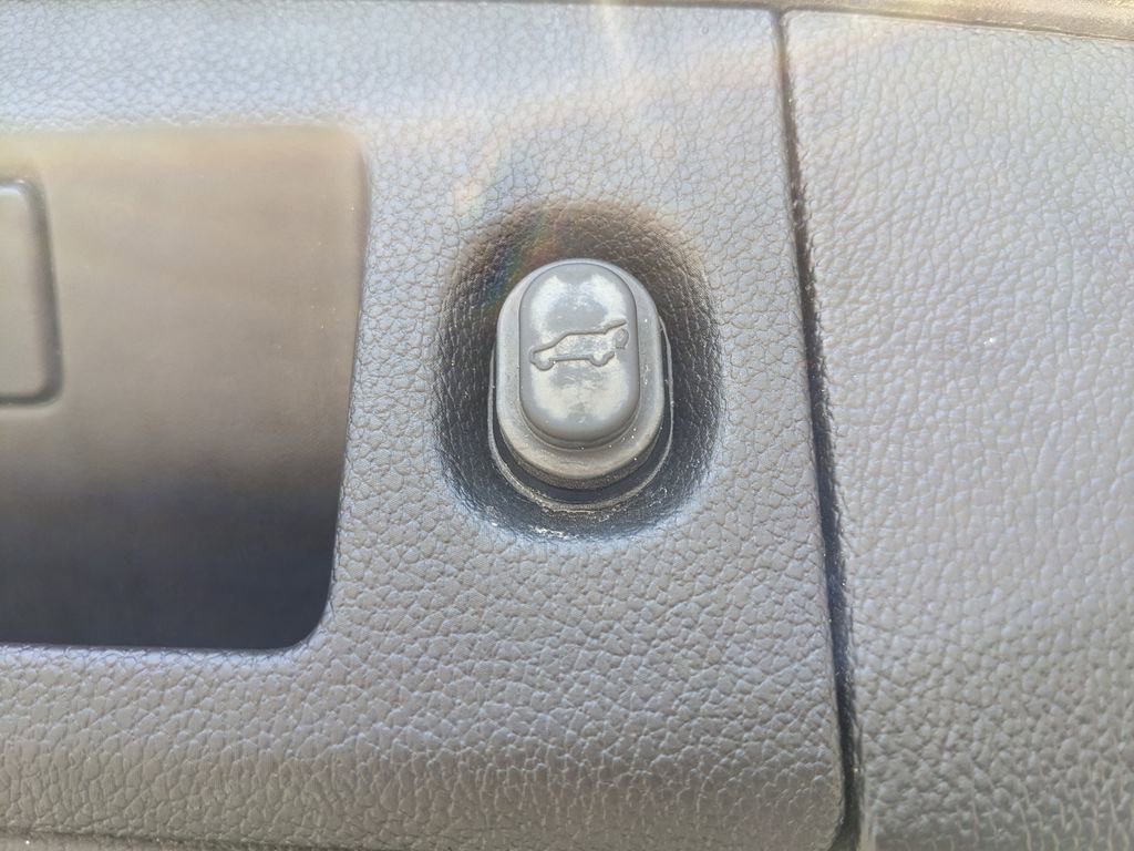 Used 2019 GMC Yukon SLT w/ Open Road Package RWD image 53