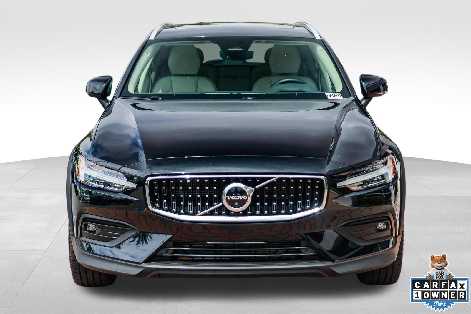 Certified 2026 Volvo V60 B5 Cross Country Ultra w/ Climate Package AWD/4WD image 2