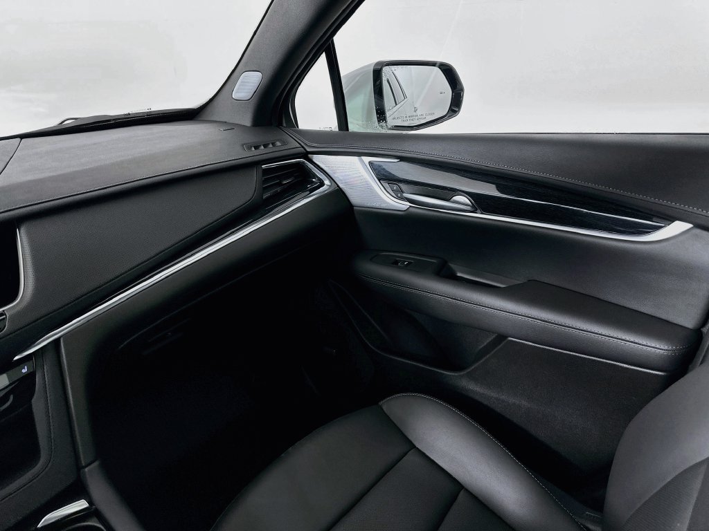 New 2026 Cadillac XT5 Premium Luxury w/ LPO, Floor Liner Package AWD/4WD image 31