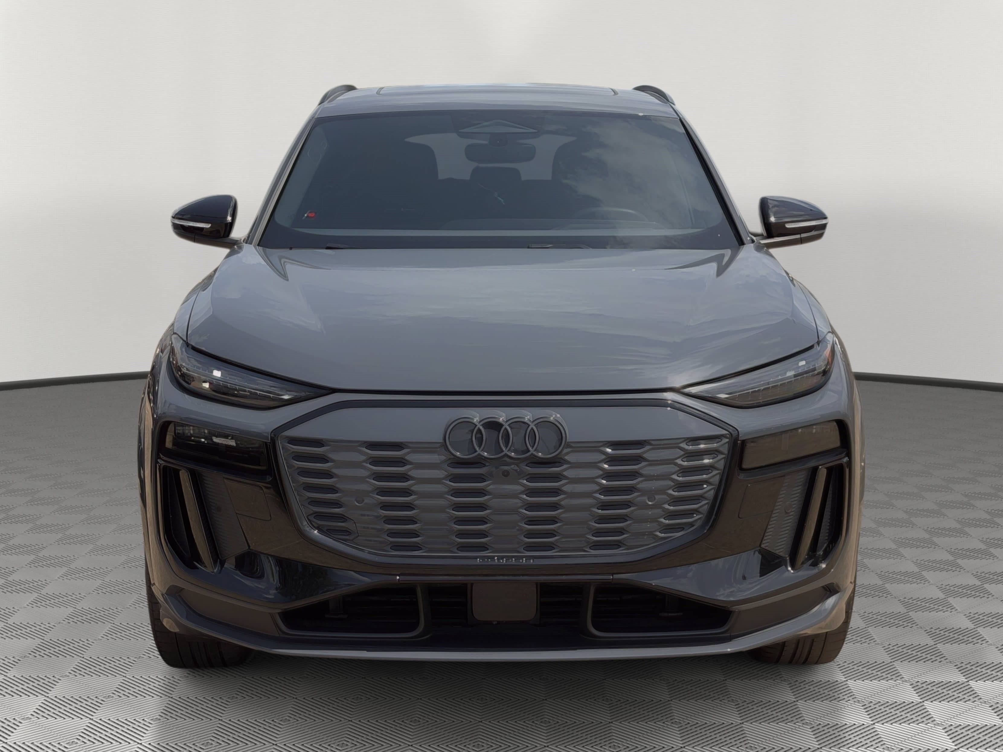 Certified 2025 Audi SQ6 e-tron Prestige w/ Black Edition One AWD/4WD image 6