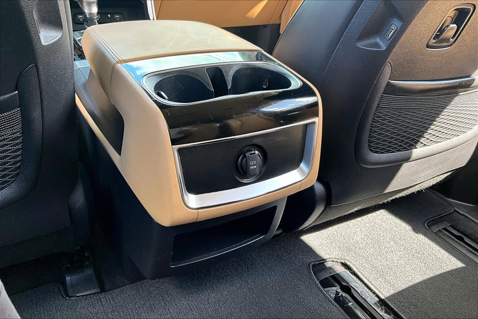 Used 2022 Kia Carnival EX FWD image 10