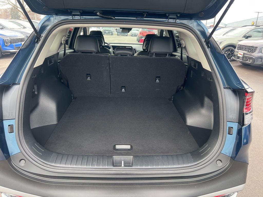 Certified 2023 Kia Sportage EX image 11