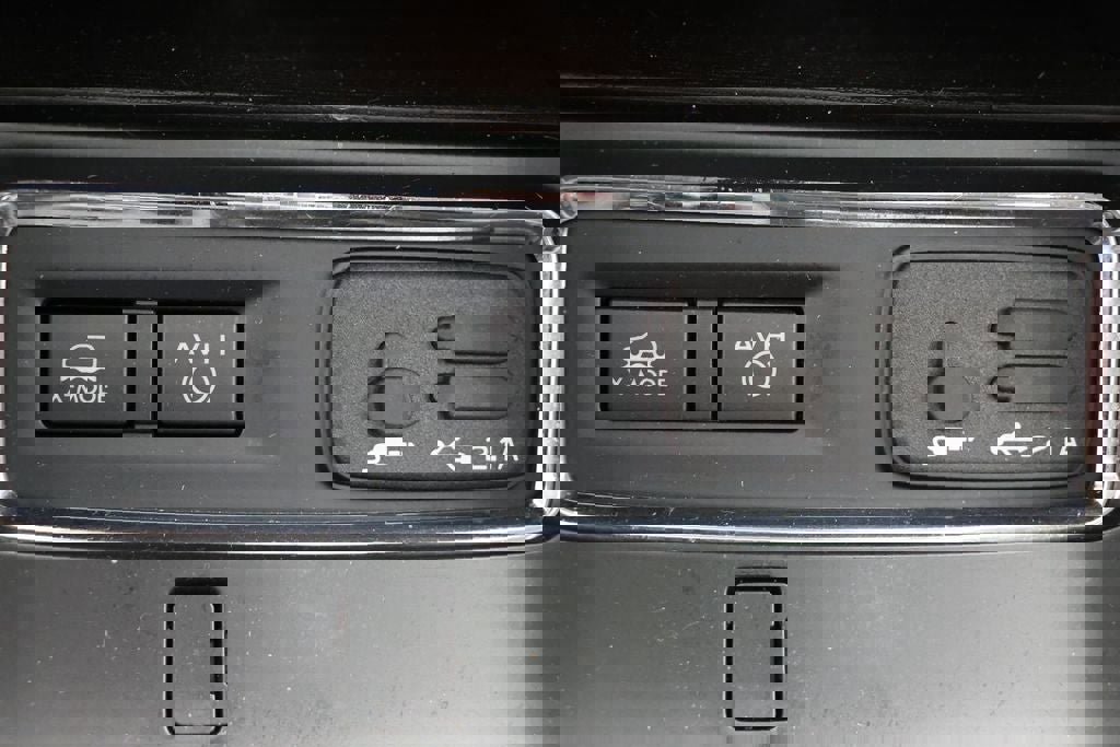 Used 2022 Subaru Ascent Limited w/ Technology Package image 27