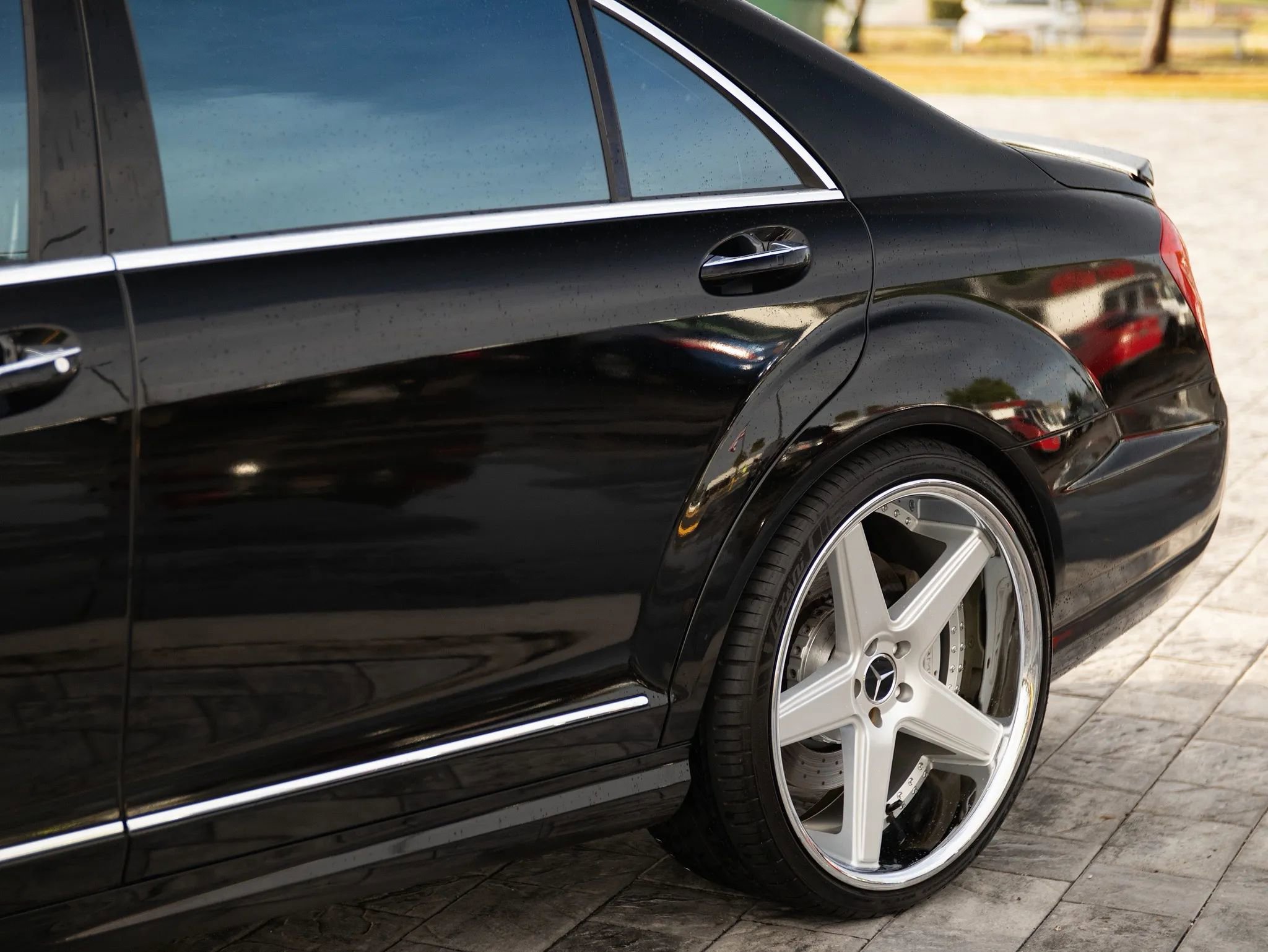 Used 2011 Mercedes-Benz S 63 AMG w/ AMG Performance Pkg image 18