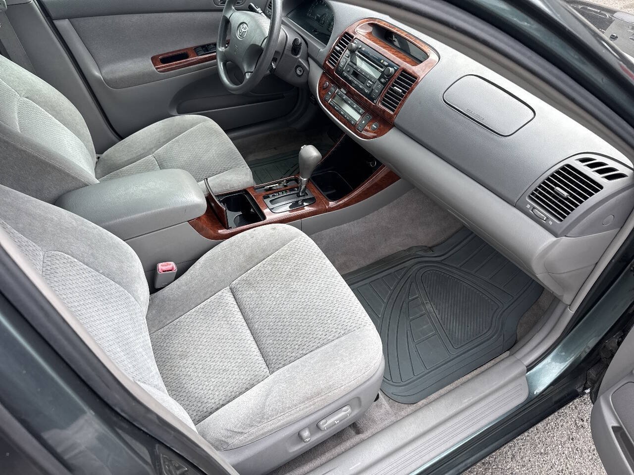 Used 2004 Toyota Camry FWD image 14