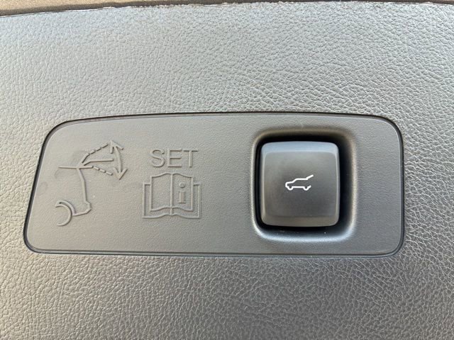 Used 2025 Lincoln Corsair Reserve w/ Equipment Group 202A image 9