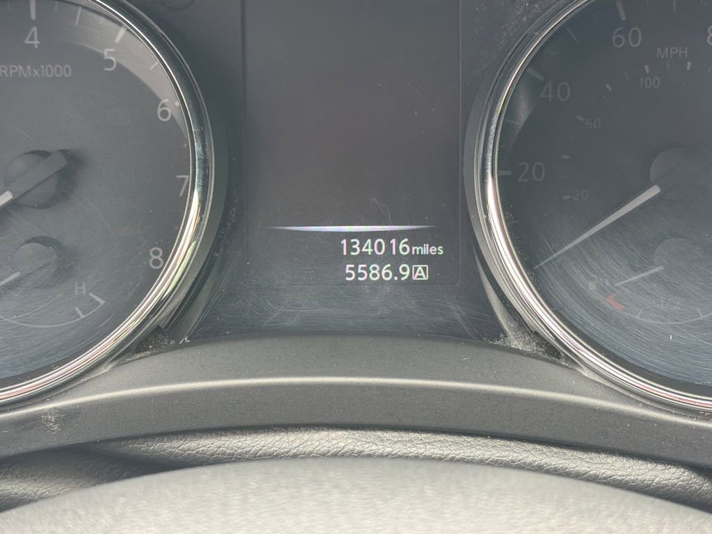 Used 2014 Nissan Rogue SV AWD/4WD image 16