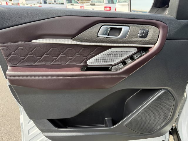 Certified 2025 Ford Explorer Platinum w/ LUX Leather Package image 10