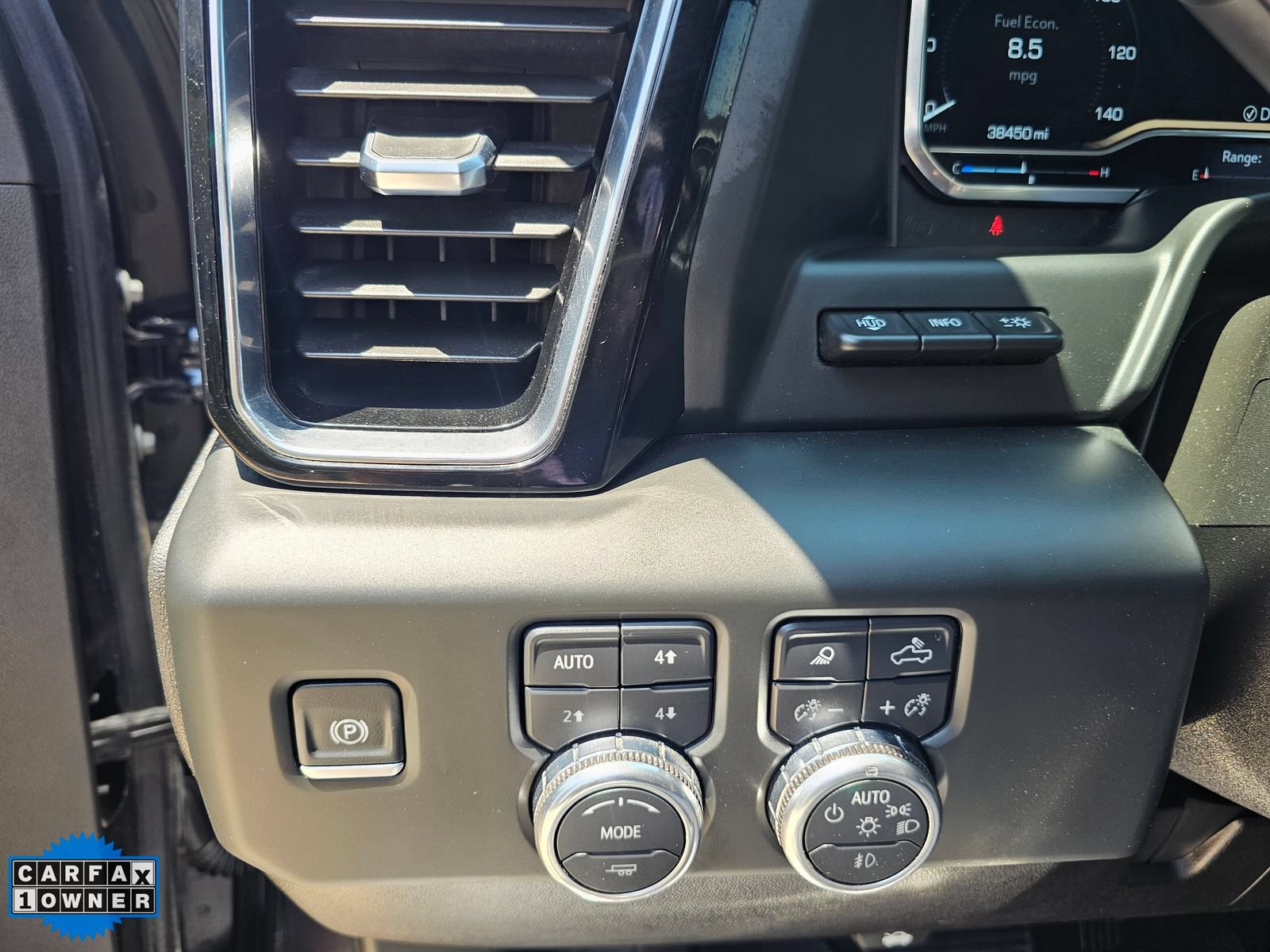 Used 2024 GMC Sierra 2500 Denali w/ Denali Reserve Package AWD/4WD image 17
