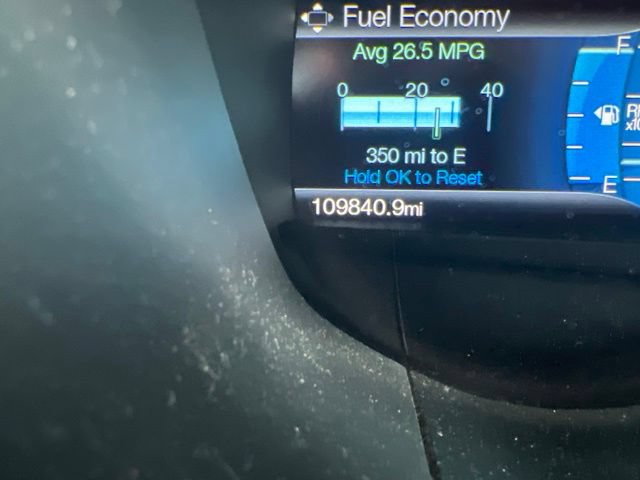 Used 2018 Ford Fusion SE w/ Fusion SE Technology Package FWD image 2