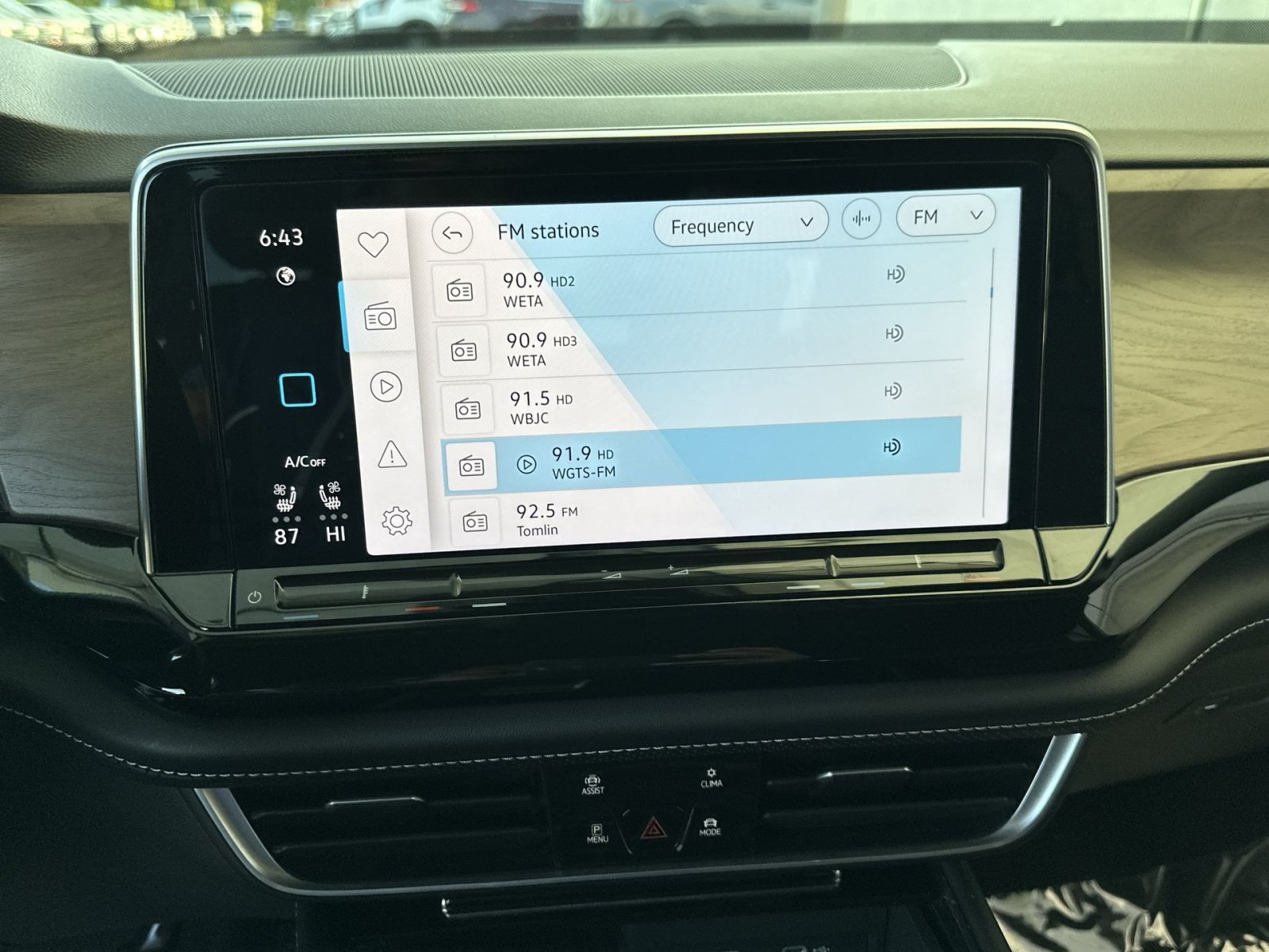 Used 2024 Volkswagen Atlas SE FWD image 26