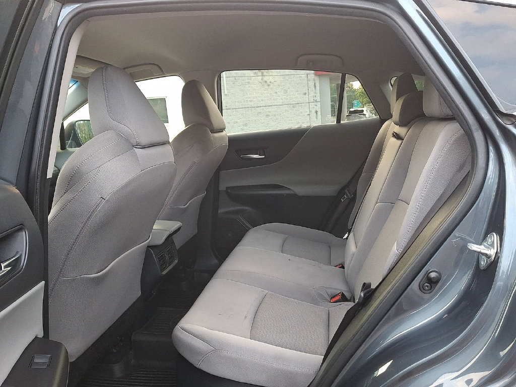 Used 2022 Toyota Venza LE AWD/4WD image 25