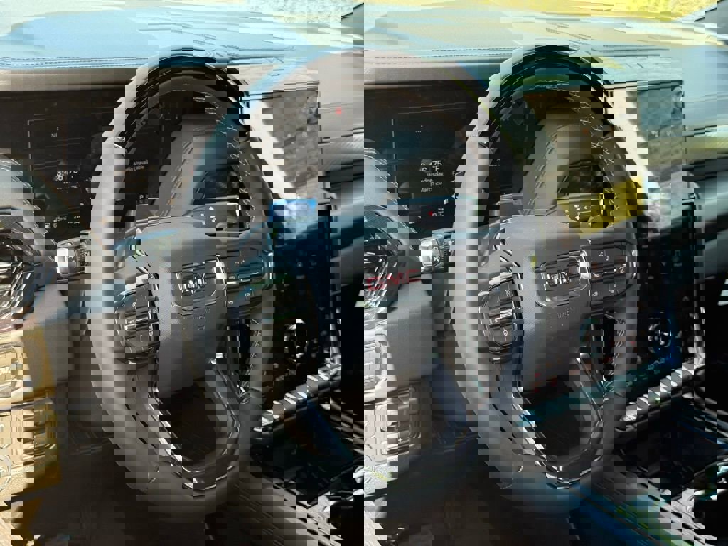 New 2026 GMC Yukon AT4 image 15