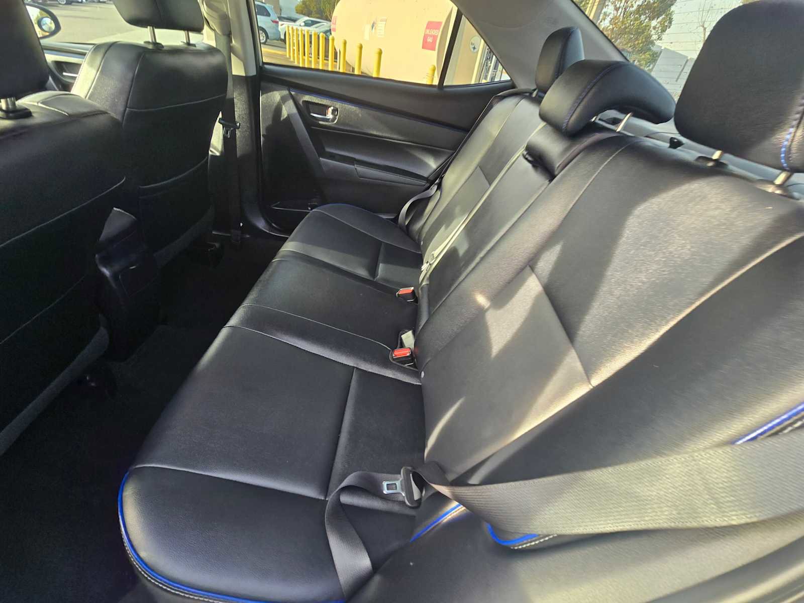 Used 2017 Toyota Corolla XSE image 19