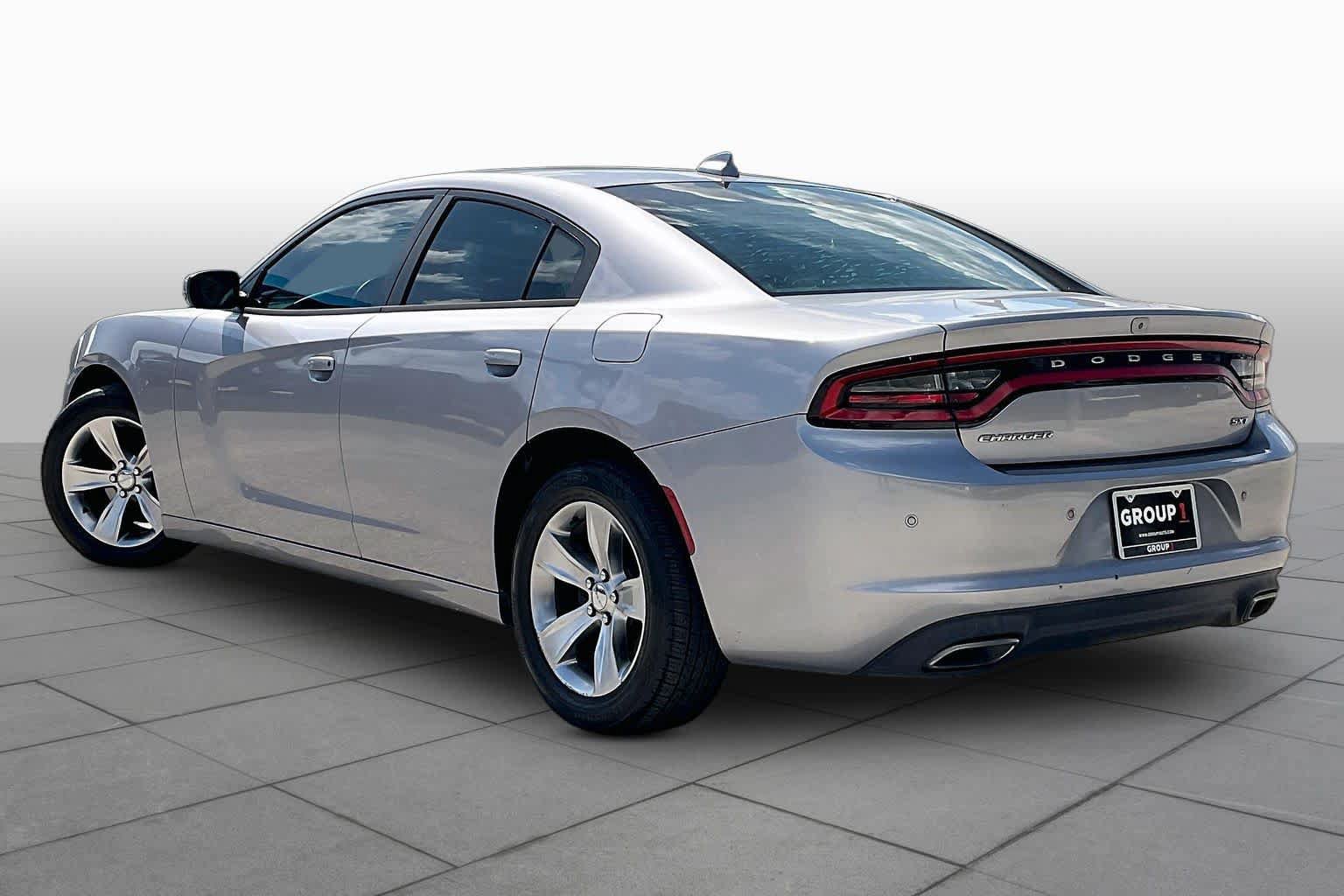 Used 2018 Dodge Charger SXT Plus w/ Beats Audio Group RWD image 12