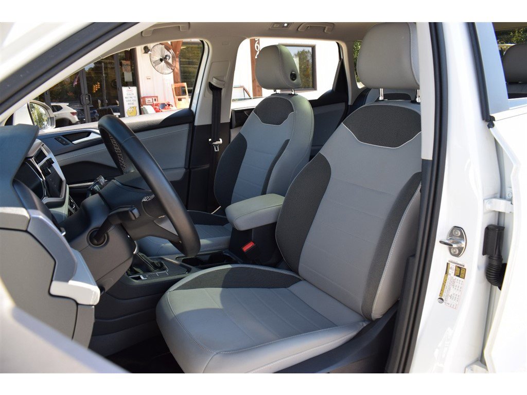 Used 2023 Volkswagen Taos SE w/ Panoramic Sunroof Package image 11