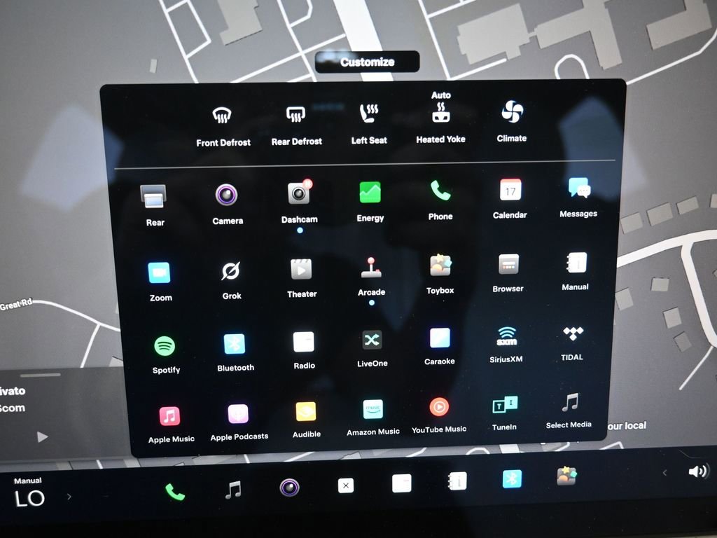 Used 2023 Tesla Model X image 11