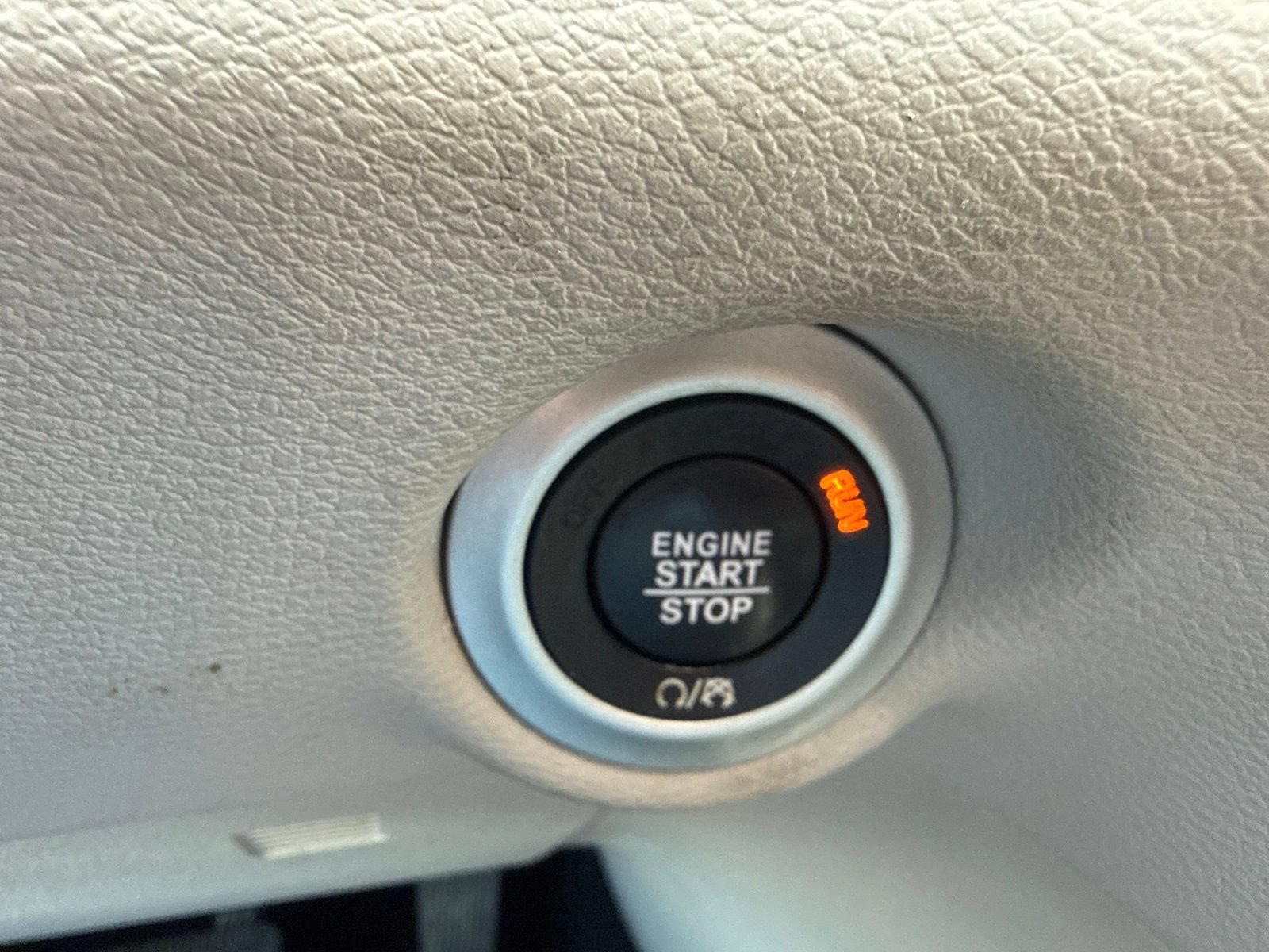 Used 2018 Chrysler Pacifica Touring Plus w/ Tire & Wheel Group FWD image 22