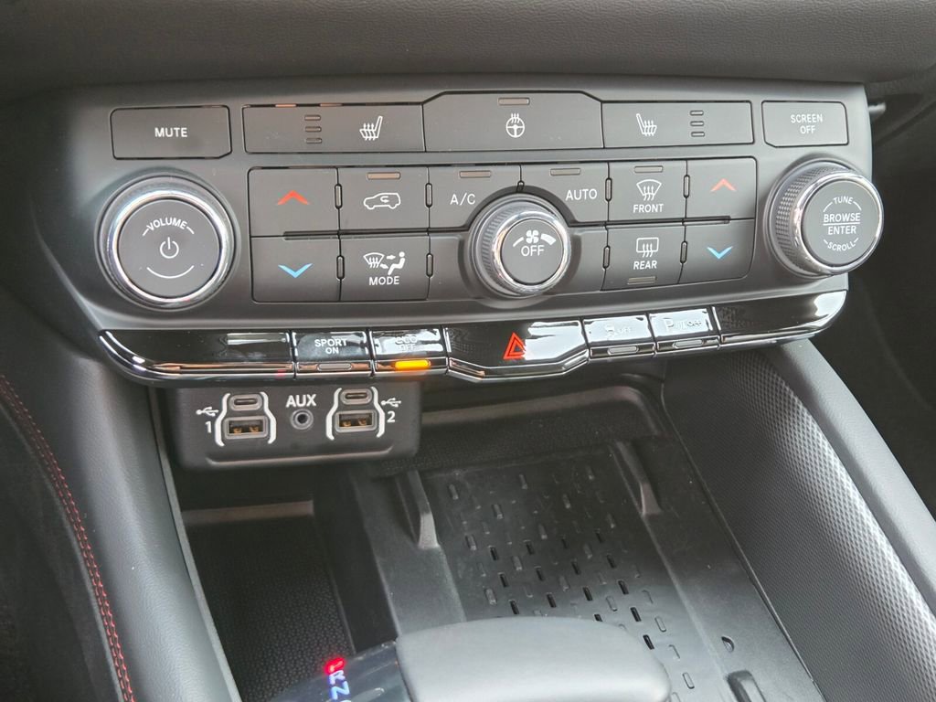 Used 2025 Dodge Durango R/T w/ Blacktop Package AWD/4WD image 32