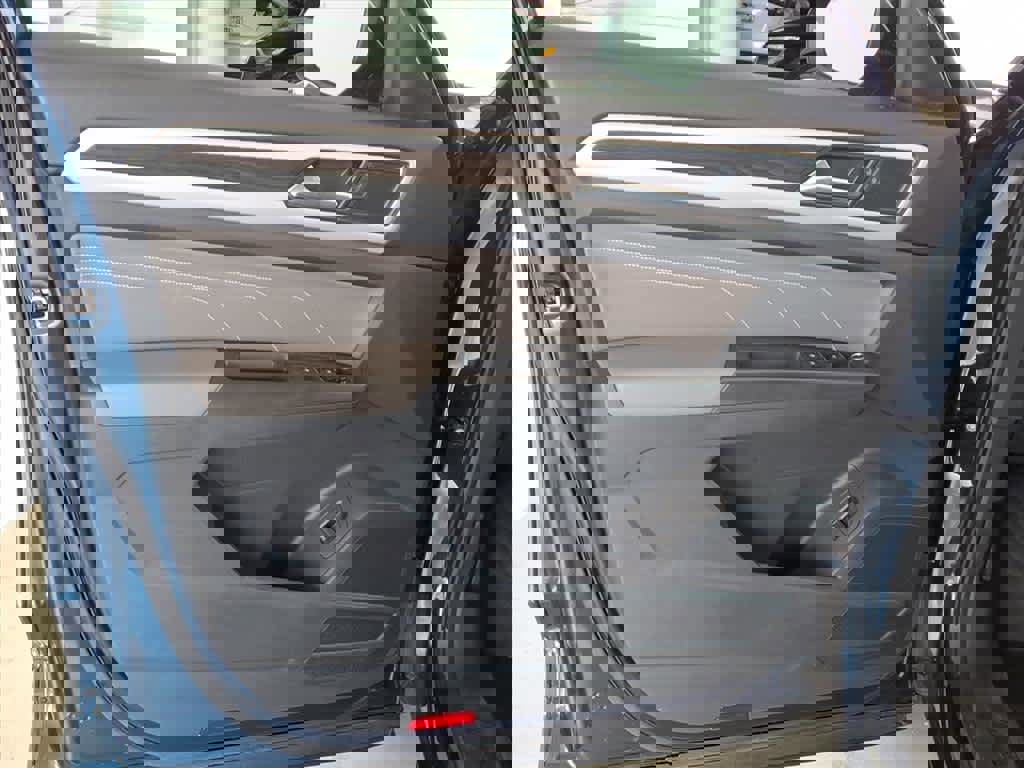 Used 2023 Volkswagen Atlas SE image 10