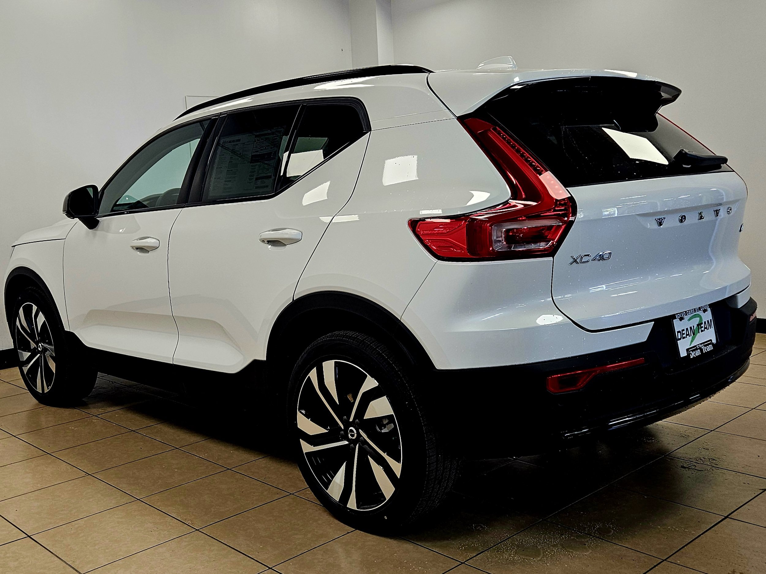 New 2026 Volvo XC40 B5 Ultra w/ Climate Package AWD/4WD image 6
