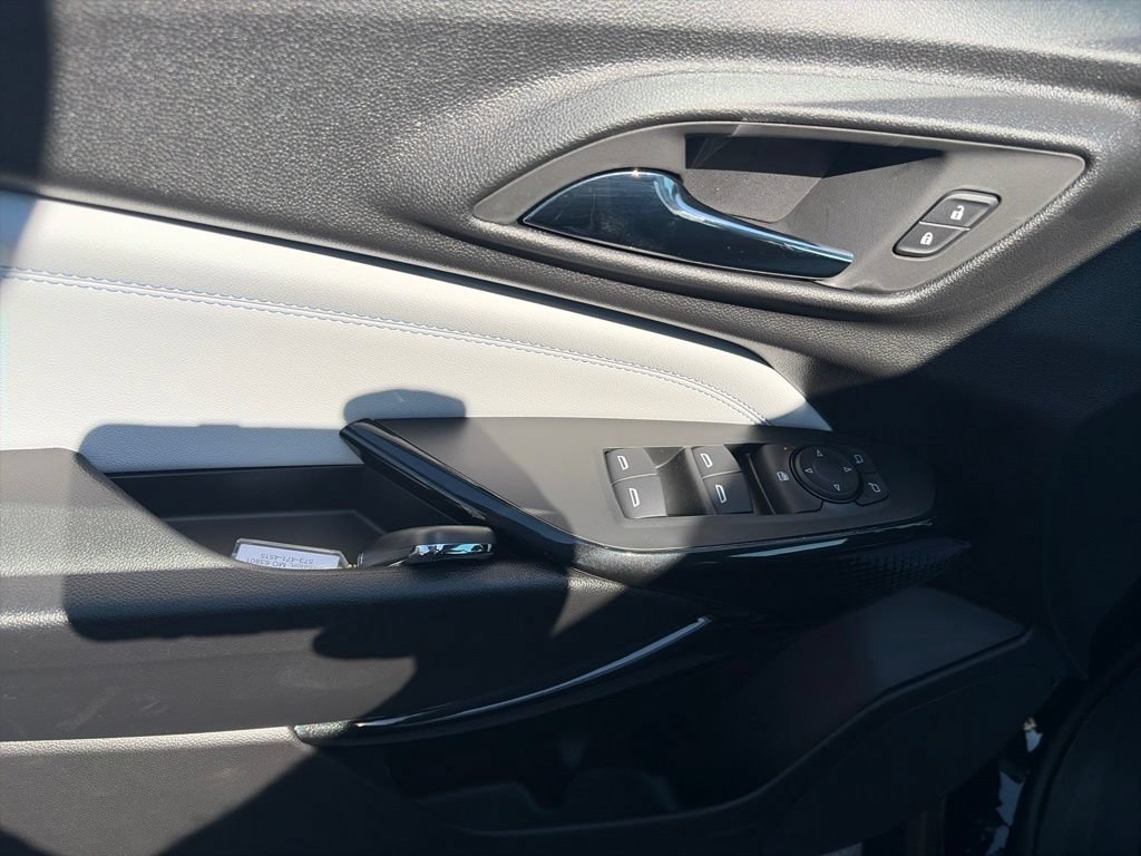 New 2026 Chevrolet Trax LT w/ Driver Confidence Package FWD image 17