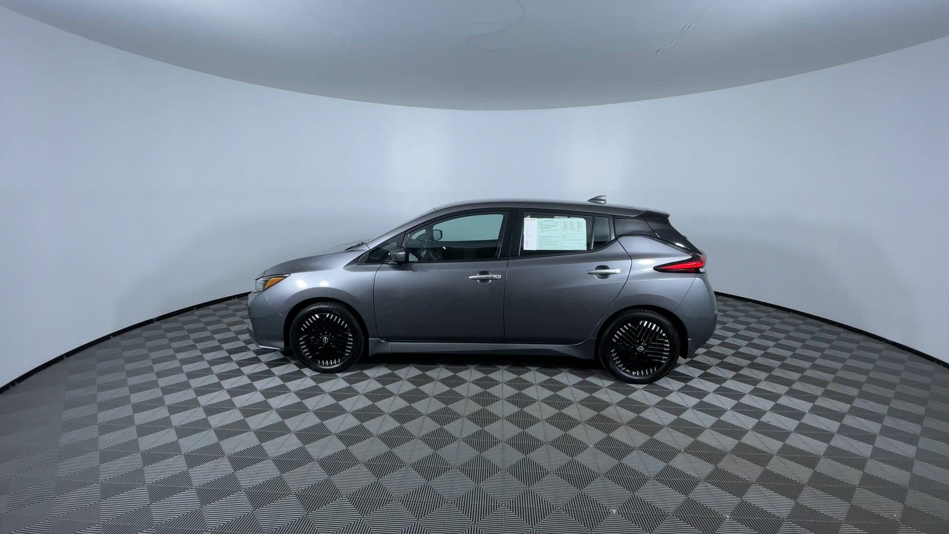 Certified 2024 Nissan Leaf SV Plus FWD image 5