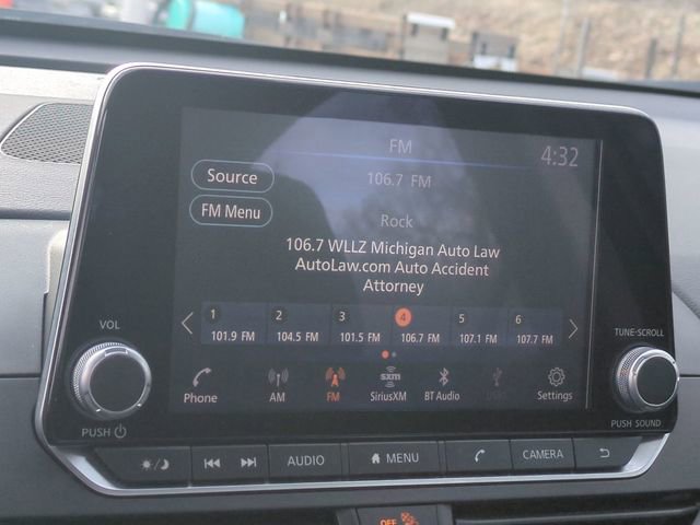 Used 2025 Nissan Altima 2.5 SR image 13