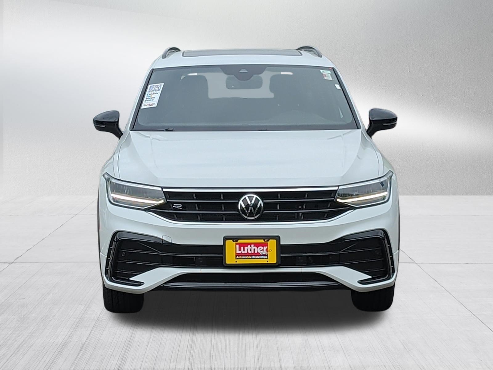 Used 2022 Volkswagen Tiguan SE R-Line AWD/4WD image 2