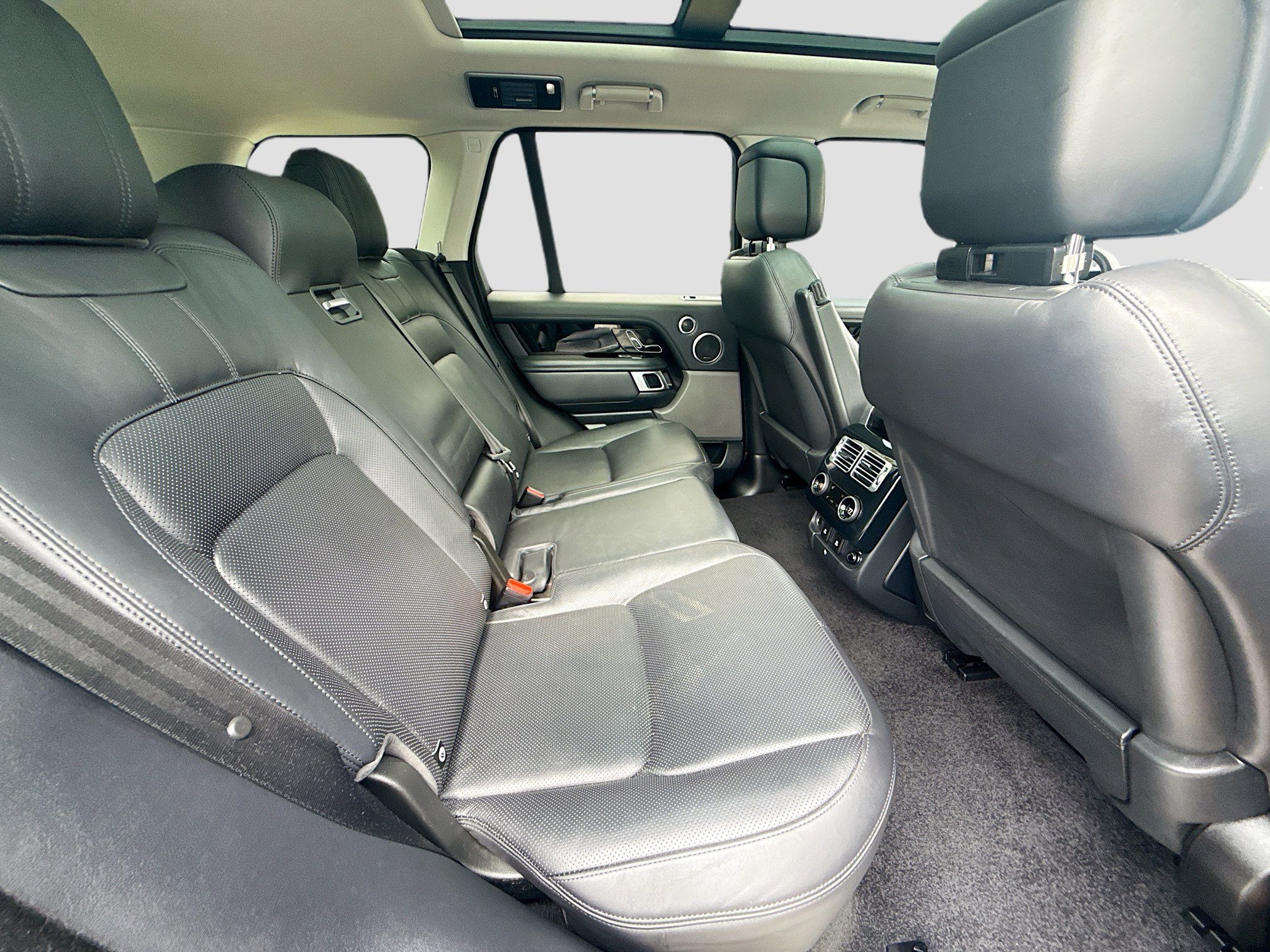 Used 2019 Land Rover Range Rover Supercharged AWD/4WD image 29