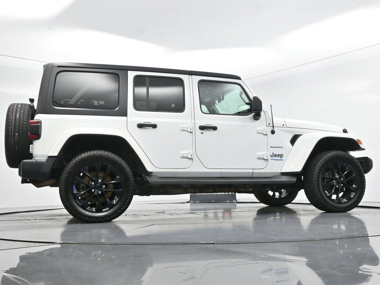 Used 2022 Jeep Wrangler Unlimited Sahara AWD/4WD image 53