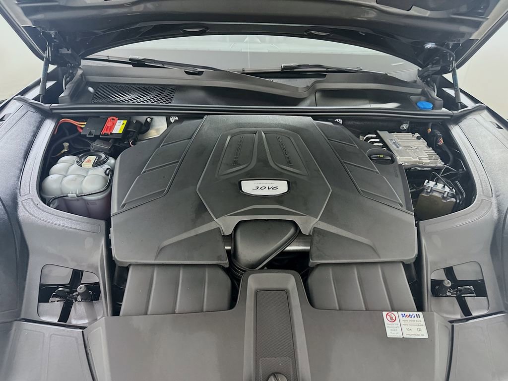 Used 2020 Porsche Cayenne image 31