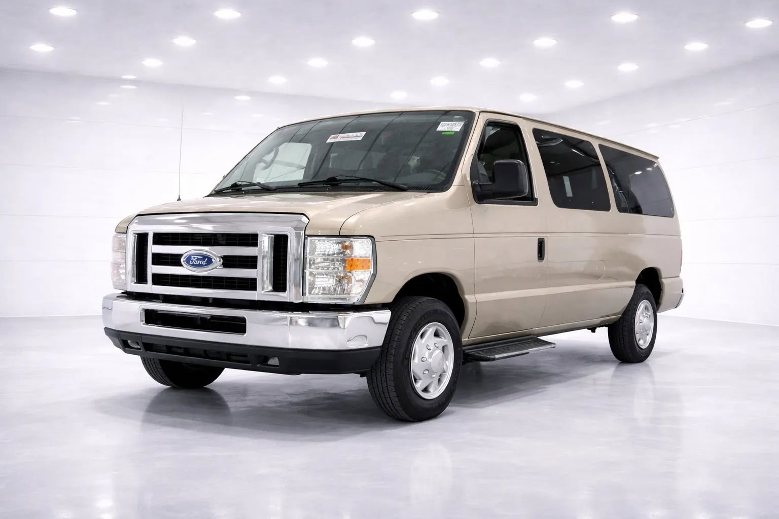 Used 2013 Ford E-350 and Econoline 350 XLT image 1