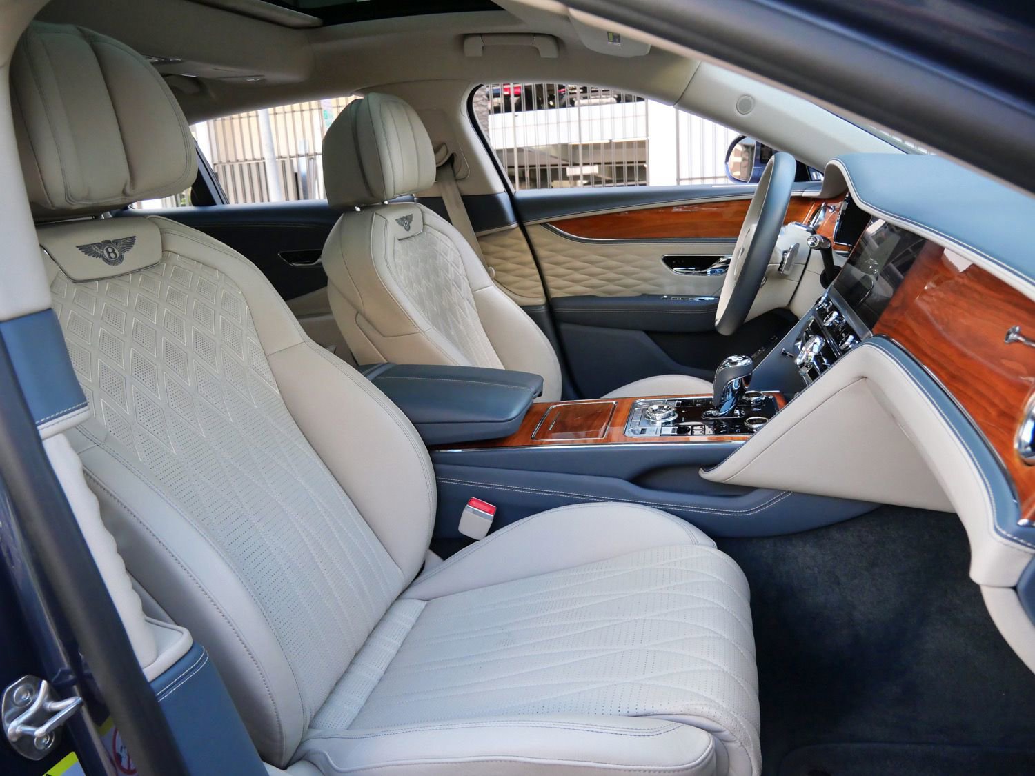 Used 2021 Bentley Flying Spur W12 AWD/4WD image 26