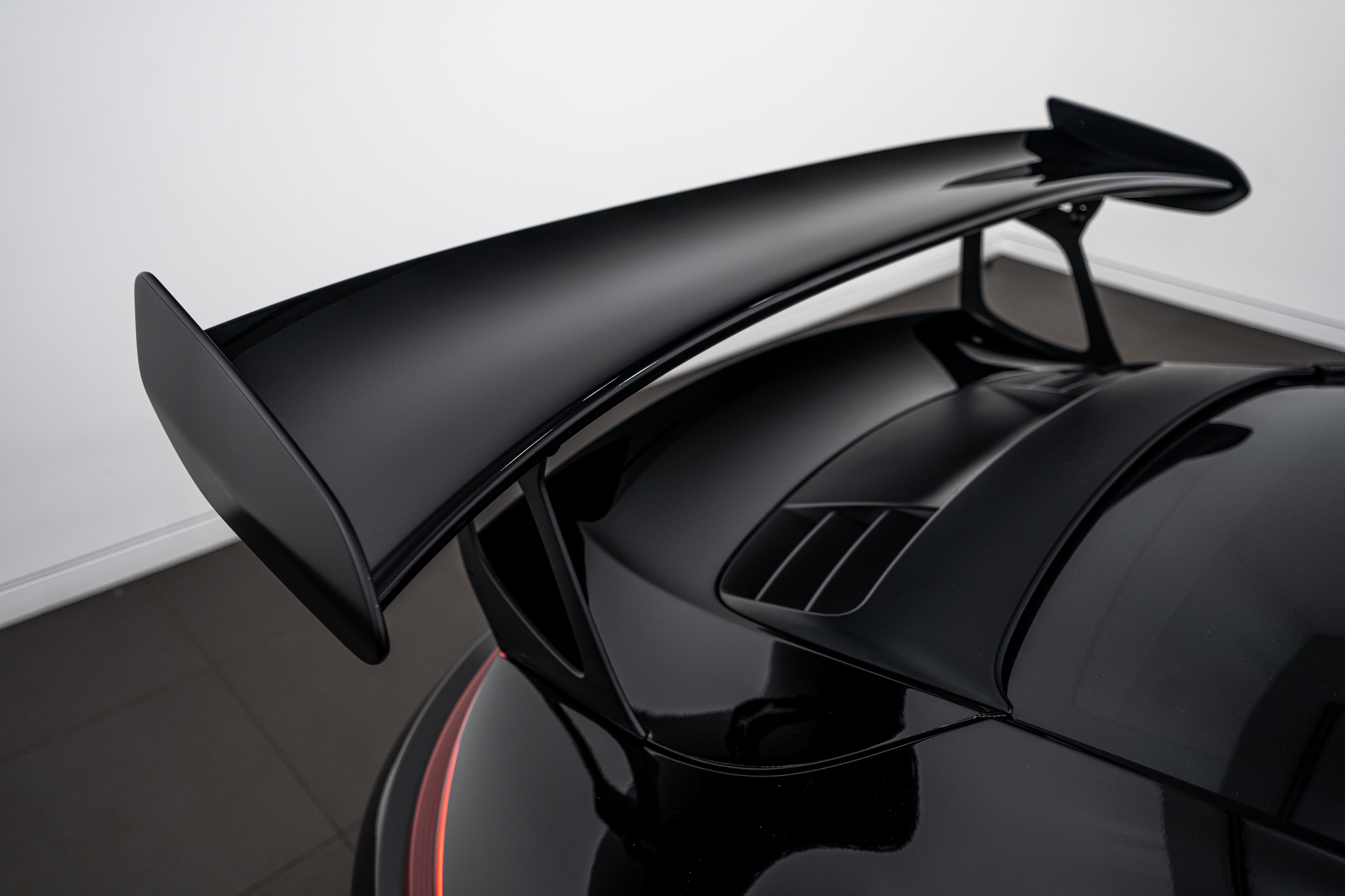 Certified 2019 Porsche 911 GT3 RS RWD image 17
