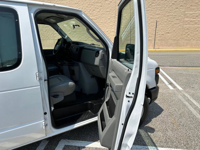 Used 2010 Ford E-250 and Econoline 250 E-250 ( NATURAL GAS) ONLY image 12