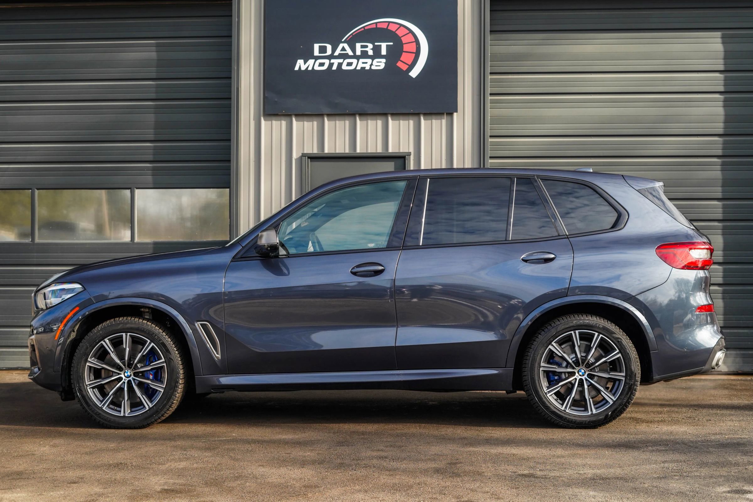 Used 2020 BMW X5 M50i w/ Premium Package image 4