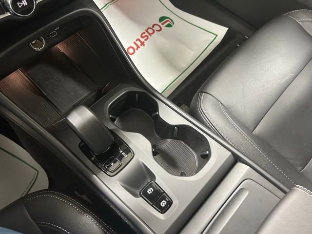 Used 2025 Volvo XC40 B5 Core AWD/4WD image 20