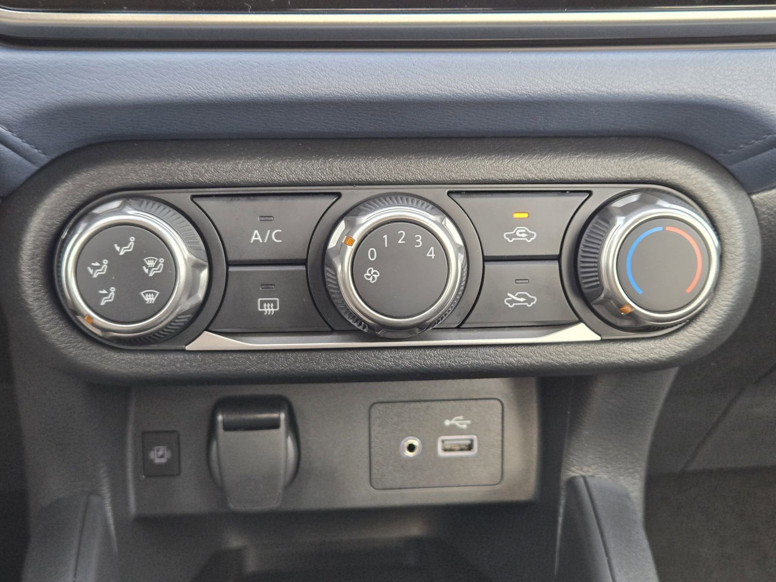 New 2025 Nissan Versa SV w/ Trunk Package image 17