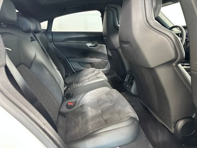 Used 2022 Audi e-tron GT Premium Plus image 24
