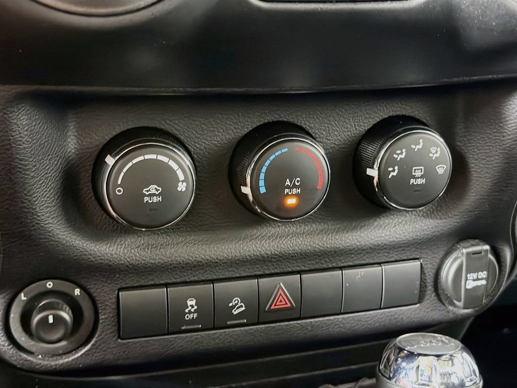 Used 2016 Jeep Wrangler Unlimited Sport w/ Quick Order Package 24S AWD/4WD image 13