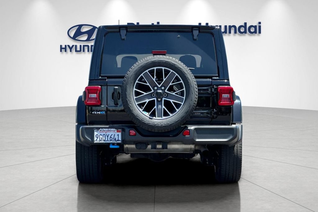 Used 2023 Jeep Wrangler Unlimited Sahara w/ Cold Weather Group AWD/4WD image 5