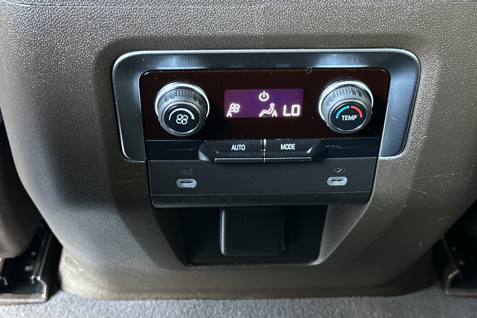 Used 2024 Chevrolet Tahoe LT AWD/4WD image 15