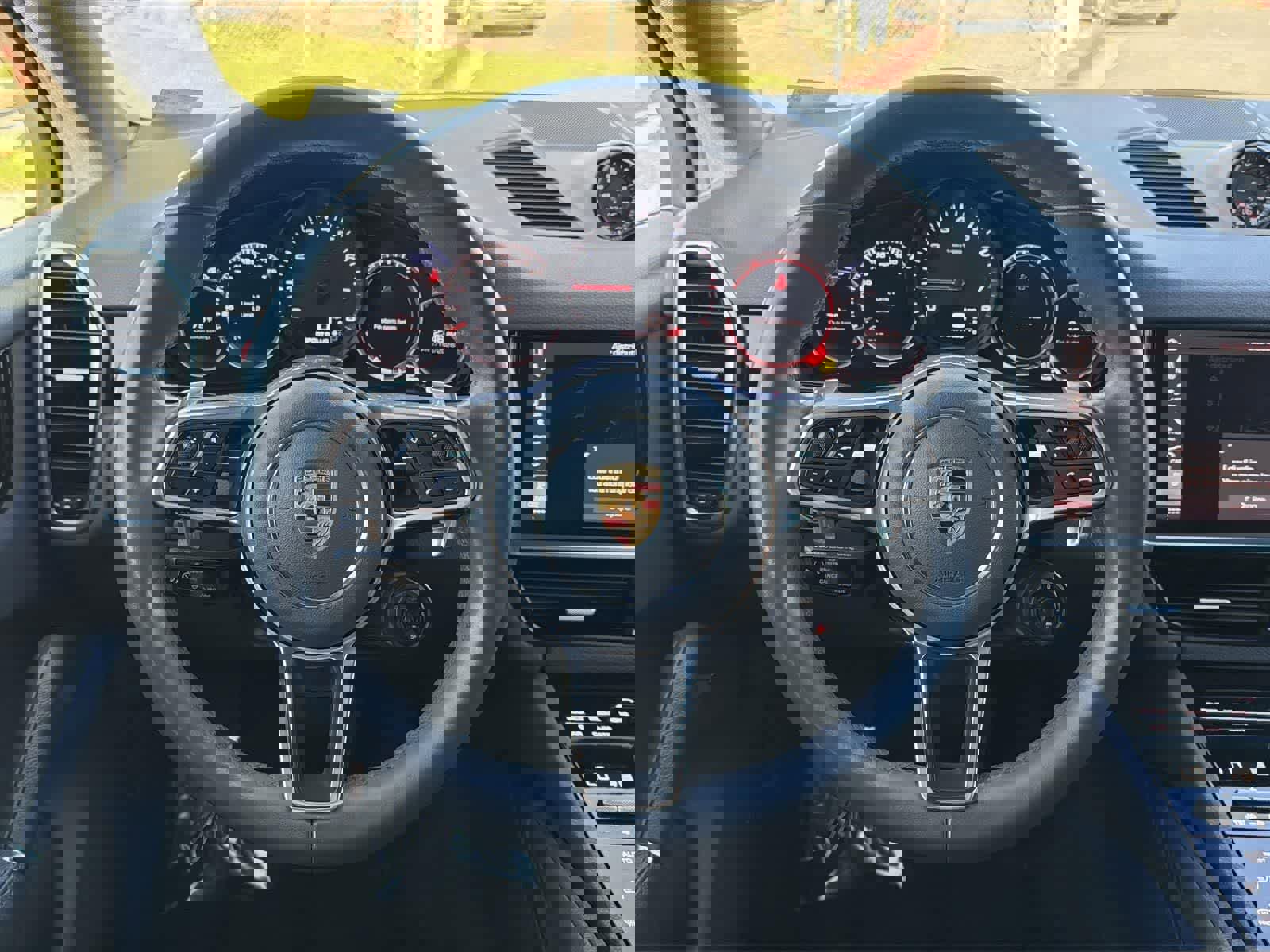 Used 2021 Porsche Cayenne Coupe image 9