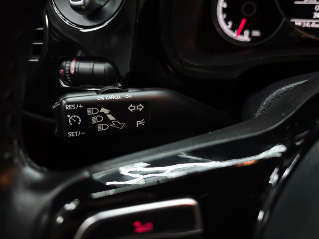Used 2019 Volkswagen Beetle 2.0T S FWD image 19