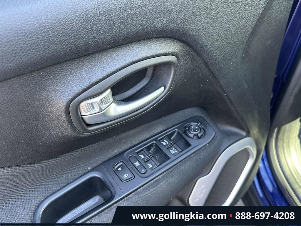 Used 2018 Jeep Renegade Latitude image 15