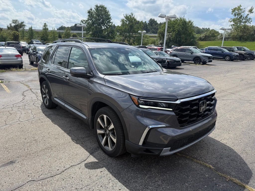 Used 2025 Honda Pilot Elite image 4