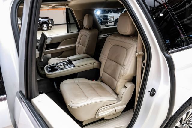 Used 2018 Lincoln Navigator L Reserve w/ Technology Package AWD/4WD image 43