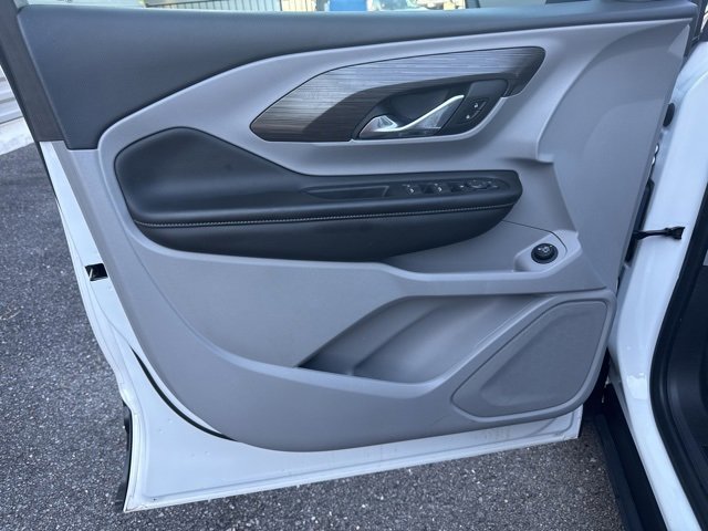 Used 2023 GMC Terrain SLE w/ Driver Convenience Package image 11