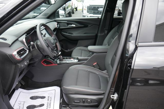 Used 2023 Chevrolet TrailBlazer RS w/ Convenience Package image 2
